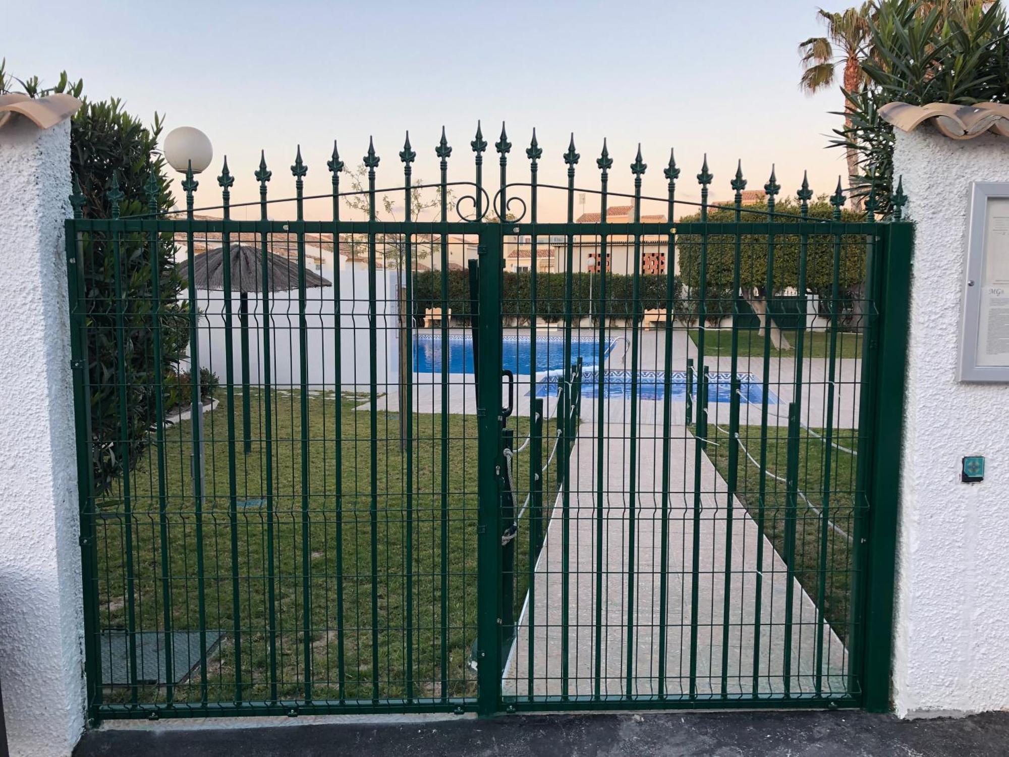 Alicante Life Puerto Marino Exterior photo